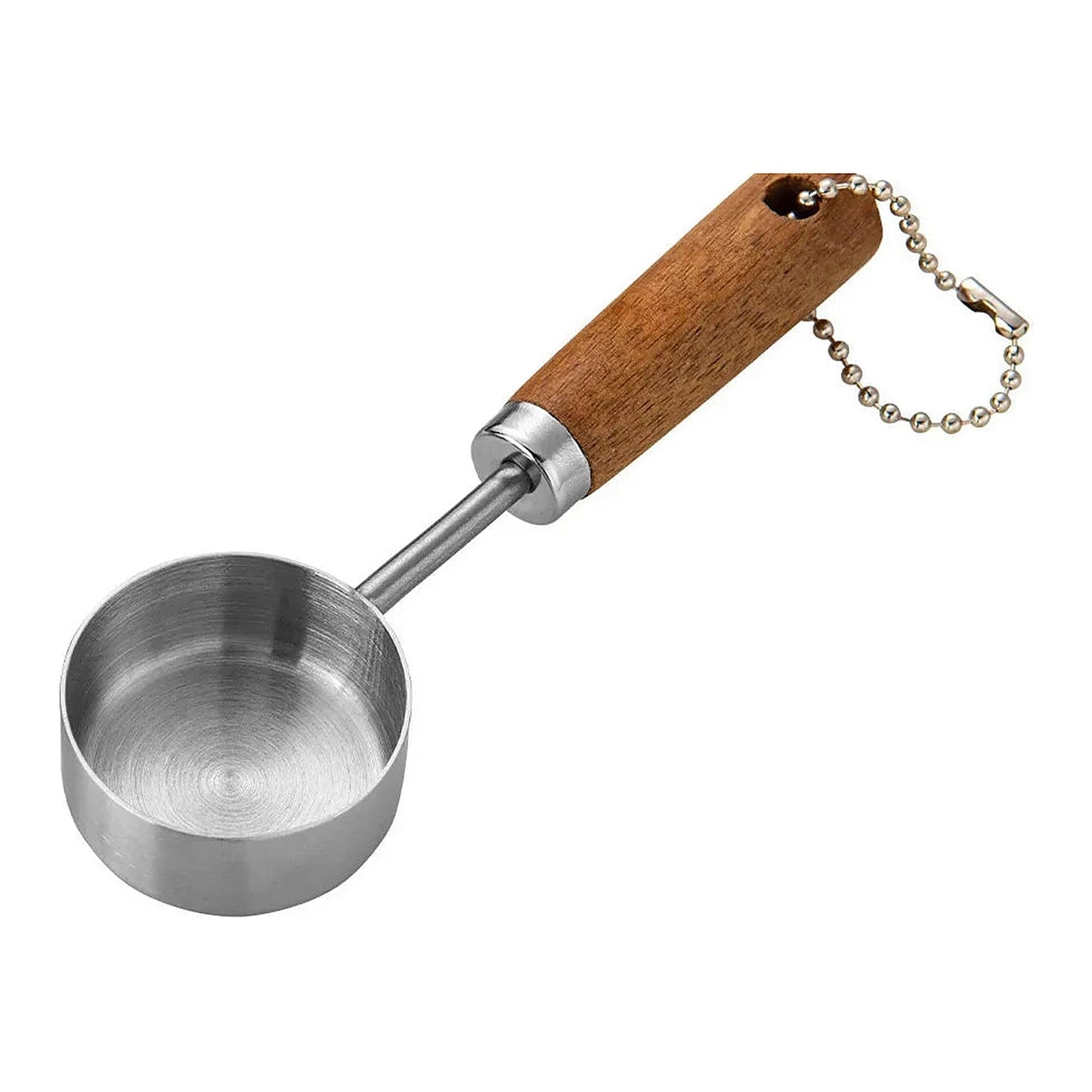 Tasse à mesurer le café en inox à manche en bois avec chaînette, sur fond blanc.